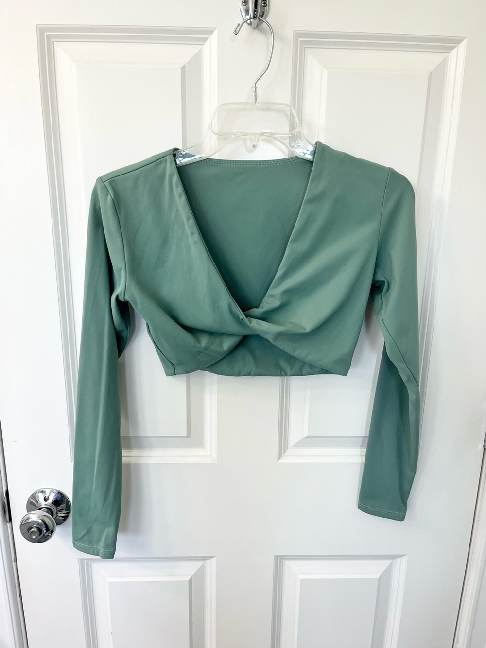 Twist front crop top Size small